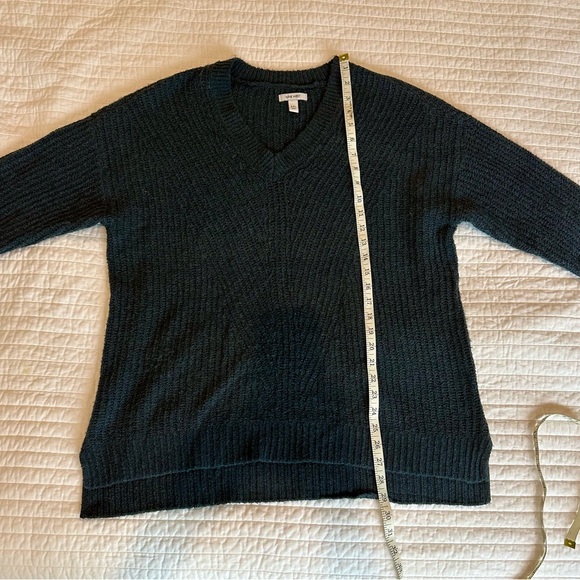Women’s Nine West Oversized Plush Sweater - Picture 6 of 7